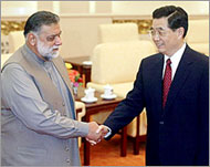 Traditional allies: Pakistani Prime Minister Jamali (L) meets with Chinese President Hu Jintao (R)