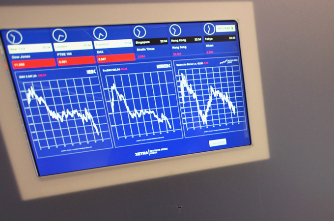 Frankfurt stock falls