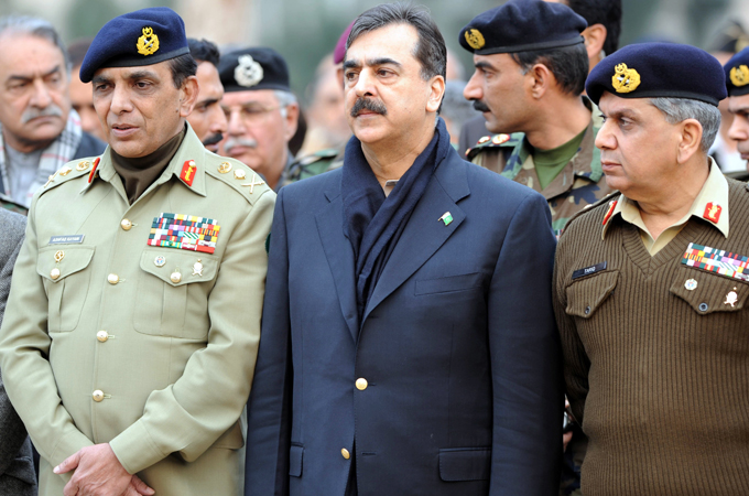 prime minister Yusuf Raza Gilani and Pakistan''s Army Chief General Ashfaq Kayani