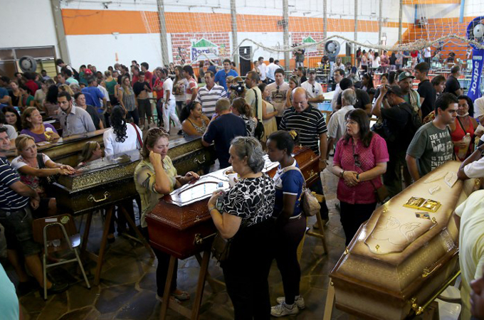 Brazil in mourning after hundreds die in nightclub fire