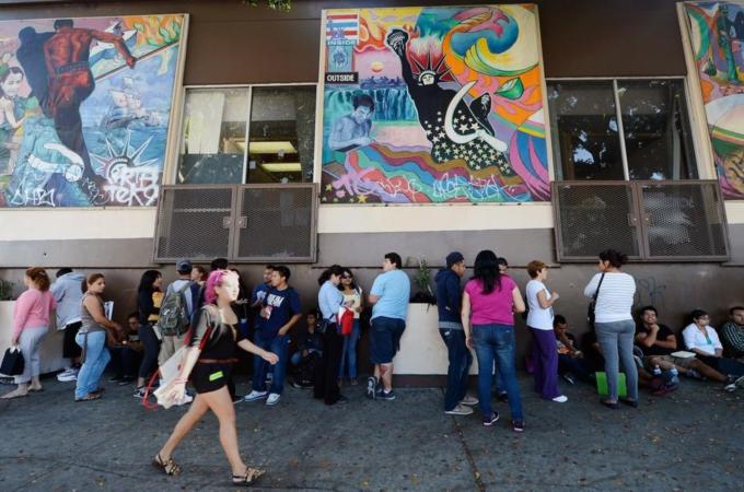 Young Immigrants Apply For Obama Administration''s Temporary Deportation Reprieve