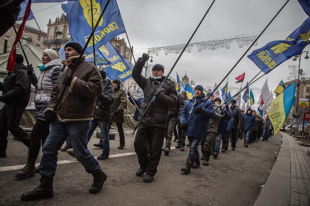 <p class="MsoNormal"><span style="font-size: 10pt; line-height: 115%; font-family: Arial, sans-serif; background-position: initial initial; background-repeat: initial initial;">As many as 100,000 Ukrainians took to the streets of the capital Kiev on Sunday, defying new laws aimed at stamping out anti-government protests.</span></p>