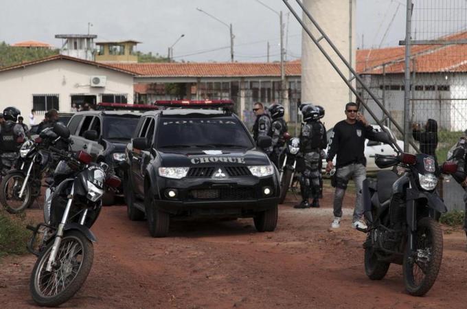 More than two hundred inmates were killed in Brazil's prisons in 2013 [Reuters]