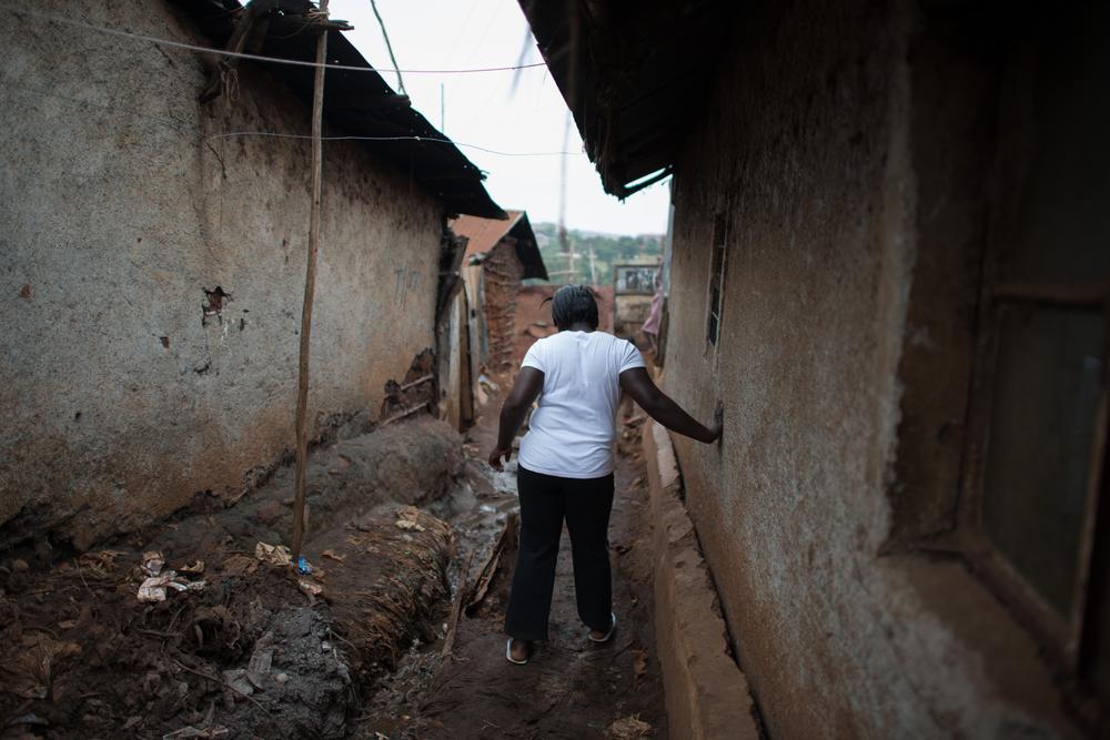 <p>Benta Atieno, 19, on the way to teach a yoga class in Kibera, considered to be one of the largest slums in Africa. Atieno started the course to become a yoga teacher after finishing dress-making school in 2009.</p>