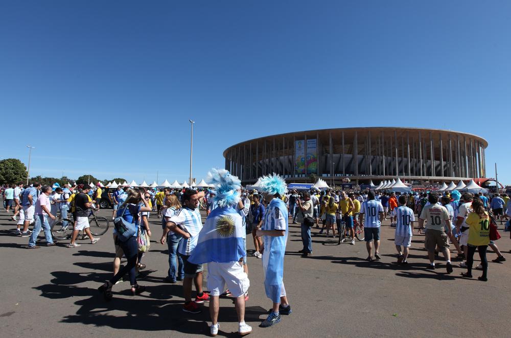 Thousands of Argentinian football fans travelled to Brasilia to see La Albiceleste (the white and sky blue) in the quarter-finals on Saturday. Although Argentina played against Belgium (and won 1-0), the match was also attended by thousands of Brazilians who rooted against their old football rival, Argentina.