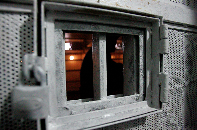 Former detainees have complained that cells at the centre are 'full of cockroaches' [Haitham Mussawi/Al Jazeera]