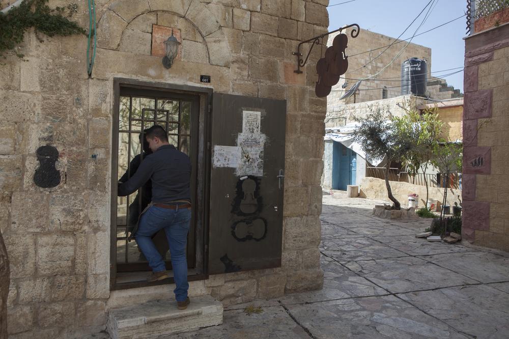 Shalalda's workshop is in the old centre of Ramallah, near his house and the al-Kamandjati music school.