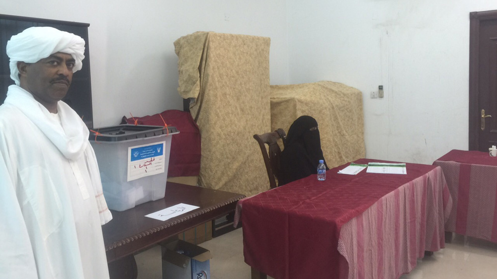 Sudanese vote in Doha