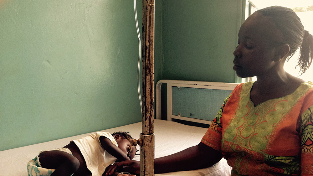 Baby Jenny Maïga with her mother Raïssa [WHO]