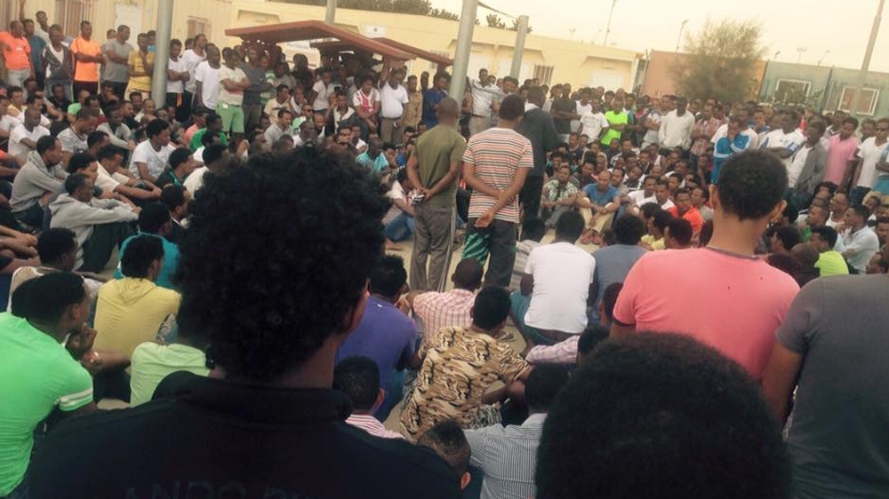 
Refugees held at Israel's detention centre, Holot, gather to mourn 29-year-old Haftom Zarhum [Hotline for Refugees and Migrants]
