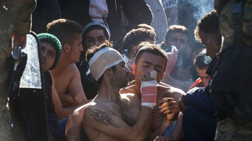 Refugees protest against border restrictions
