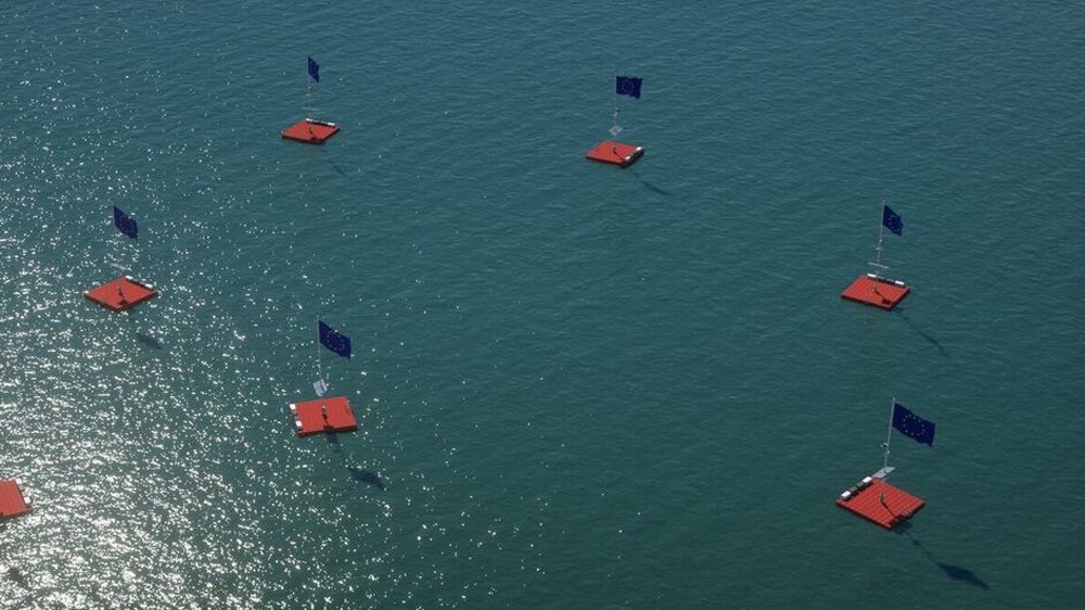 According to the plan, 1,000 rescue platforms would be erected and equipped with life vests, emergency call devices, anchors, navigation lights, food reserves and solar panels [Center for Political Beauty]