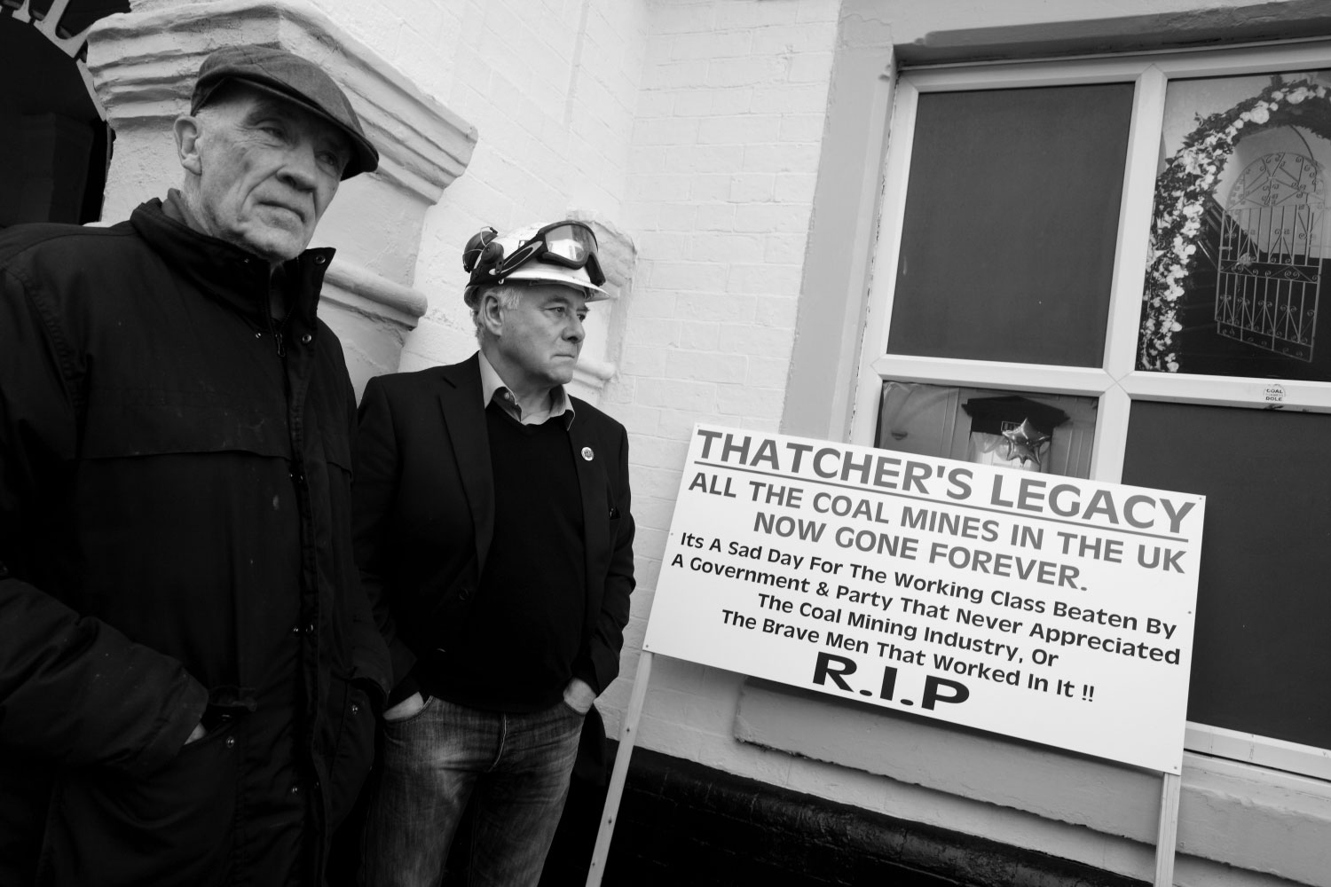 Please Do Not Use/Lights go out on the British coal mining