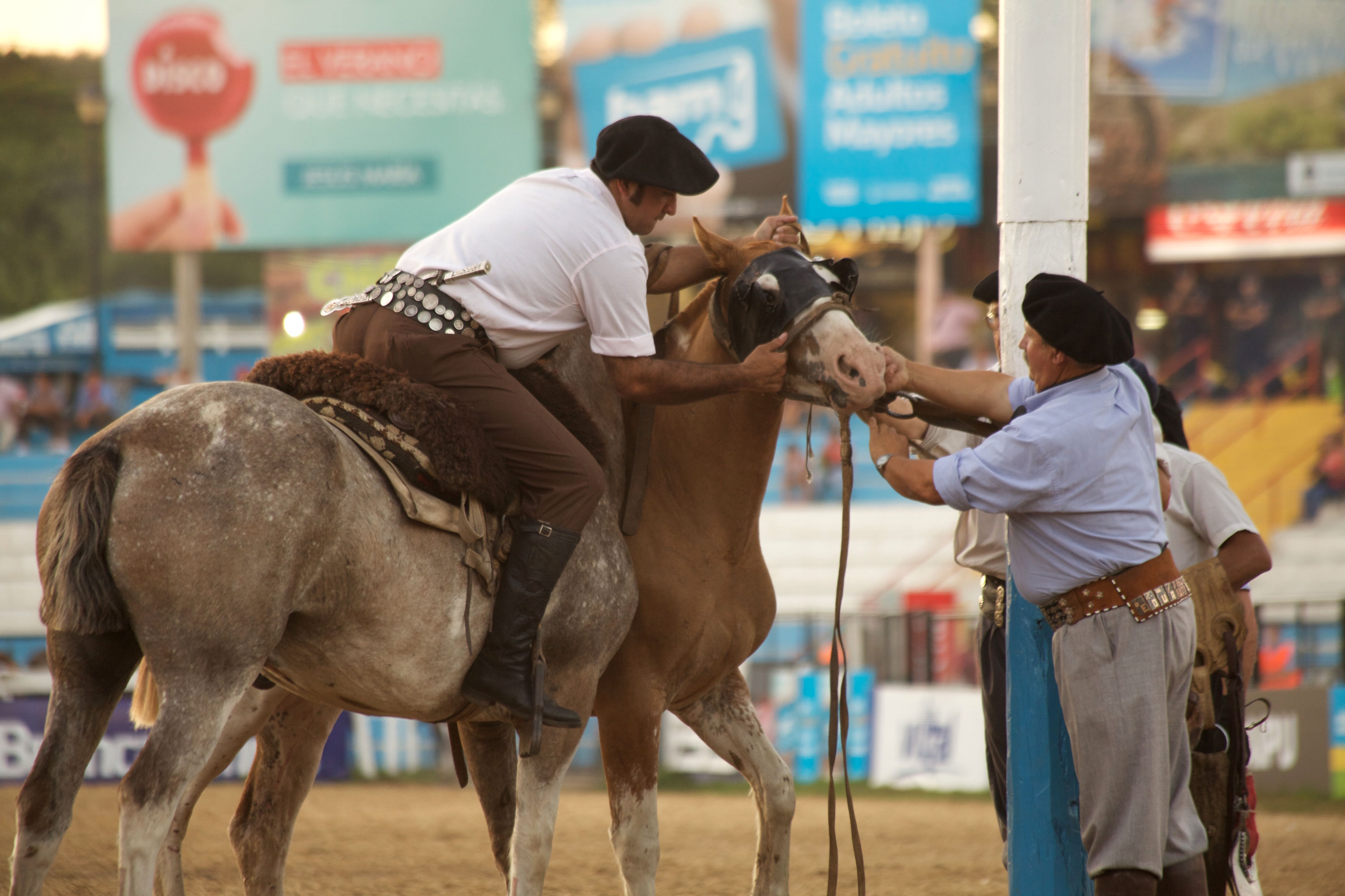 Argentina cowboys/ Please Do Not Use [Lagmi Chavez/Al Jazeera]