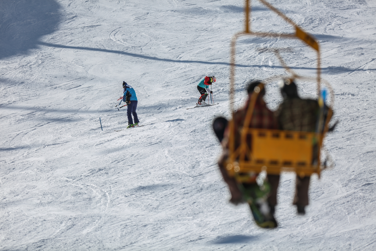 Skiing at Iran’s gateway of the snowcapped mountain / Please Do Not Use