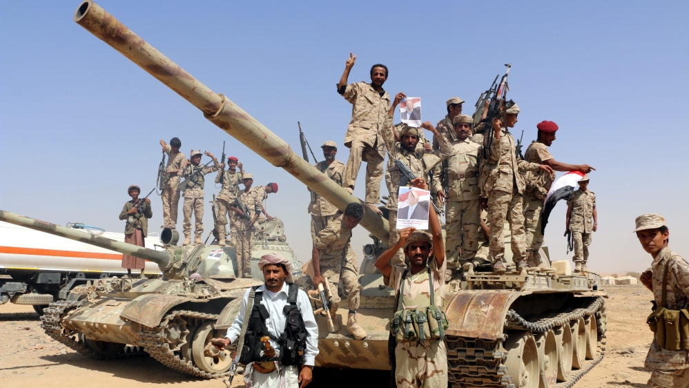 Saudi-backed Yemeni government fighters ahead of offensive