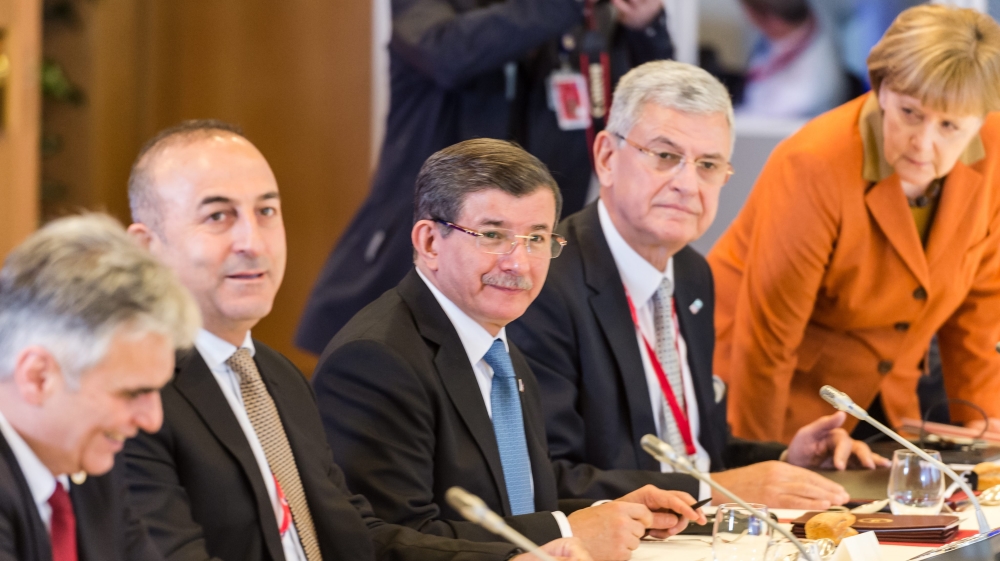 EU leaders take new stab at stemming migration, with hopes on Turkey