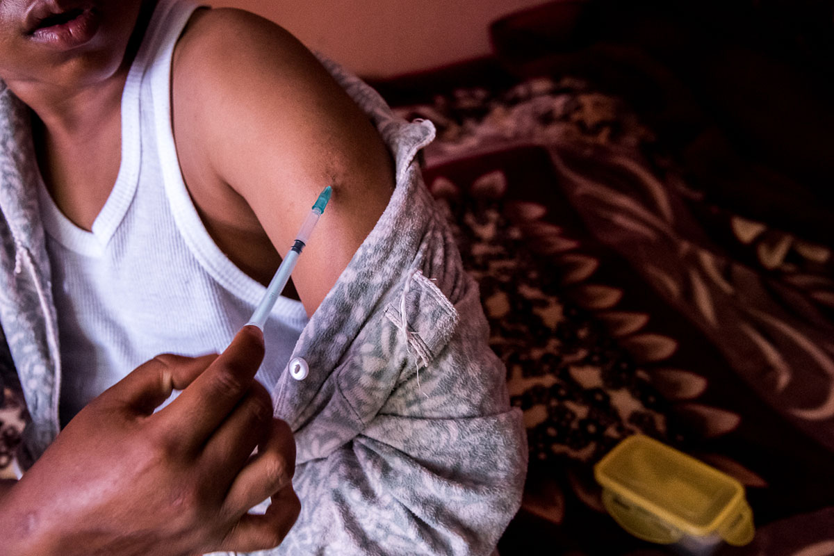 Waiting for the sea/ Please Do Not Use