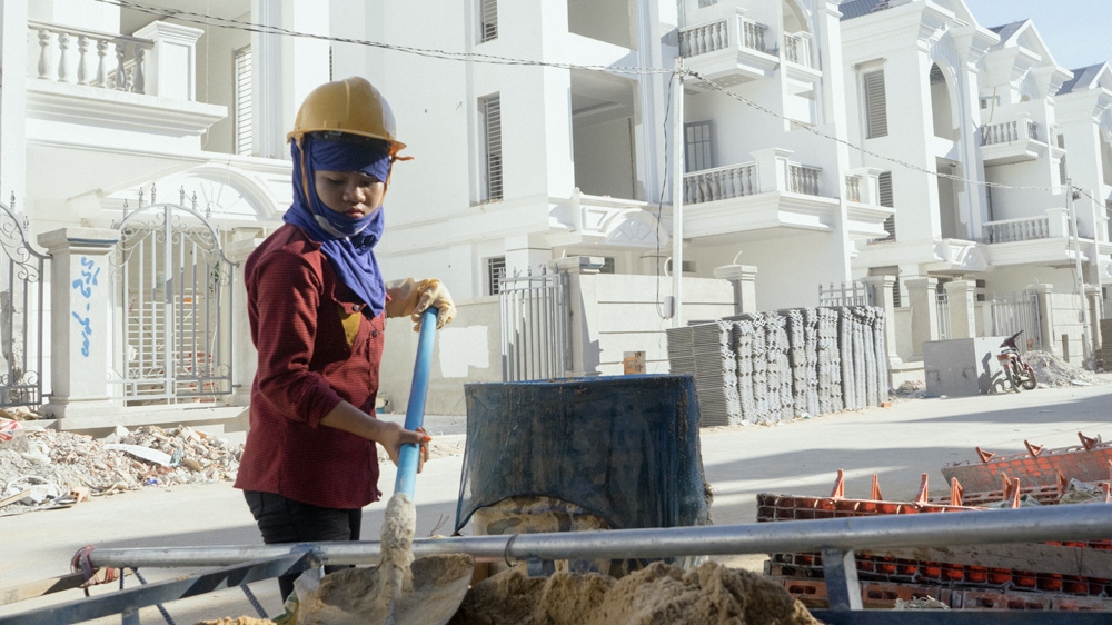 Some women working in construction express concern about their future and their safety [Hannah Reyes/Al Jazeera]