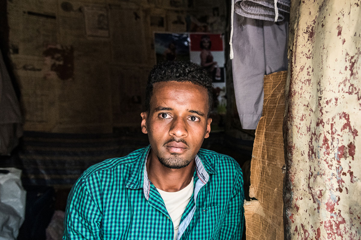 Waiting for the sea/ Please Do Not Use