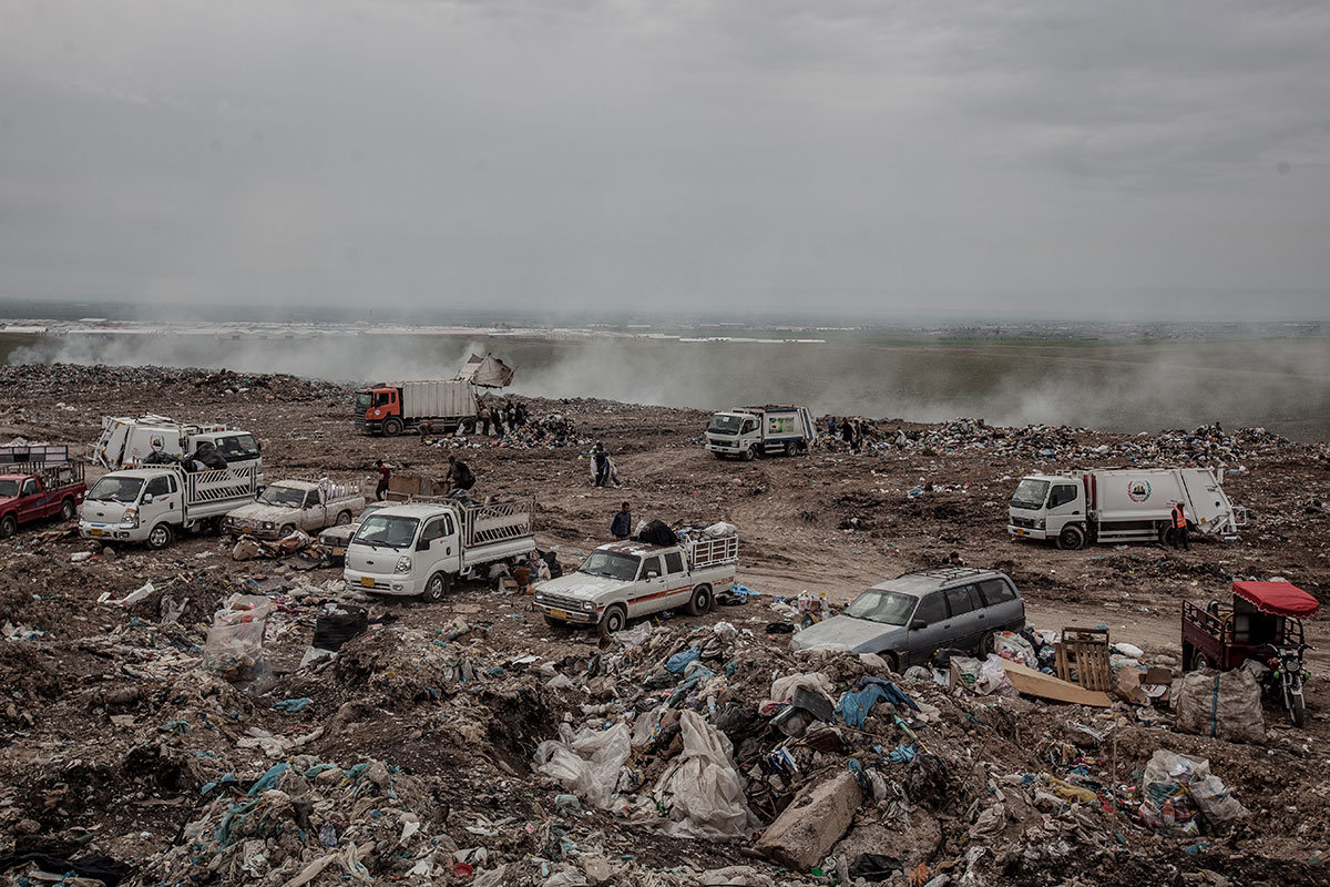 Please Do Not Use/ Iraqi children end up working in a landfill