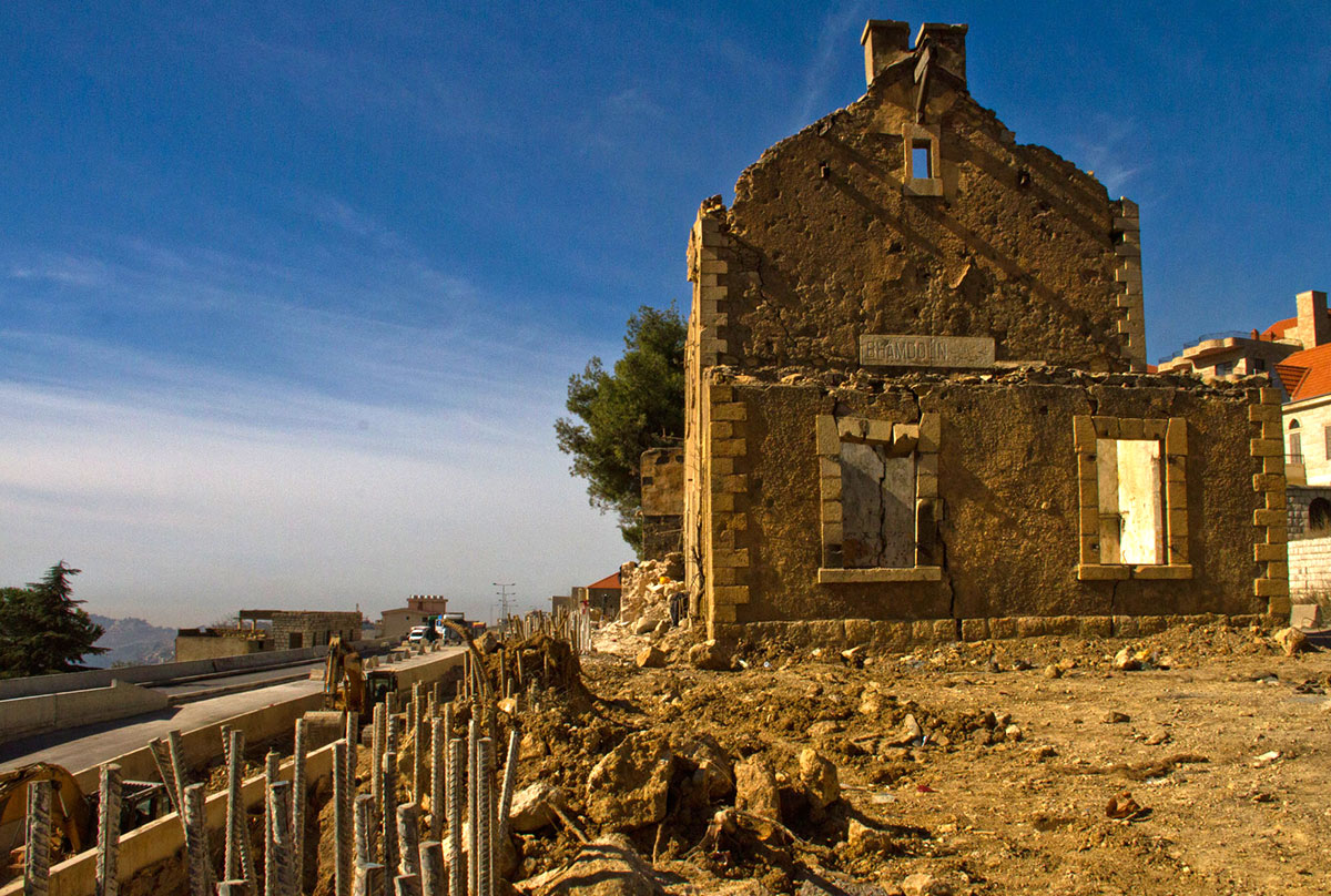 A Voyage Along Lebanon’s Nonexistent Railways/ Please Do Not Use