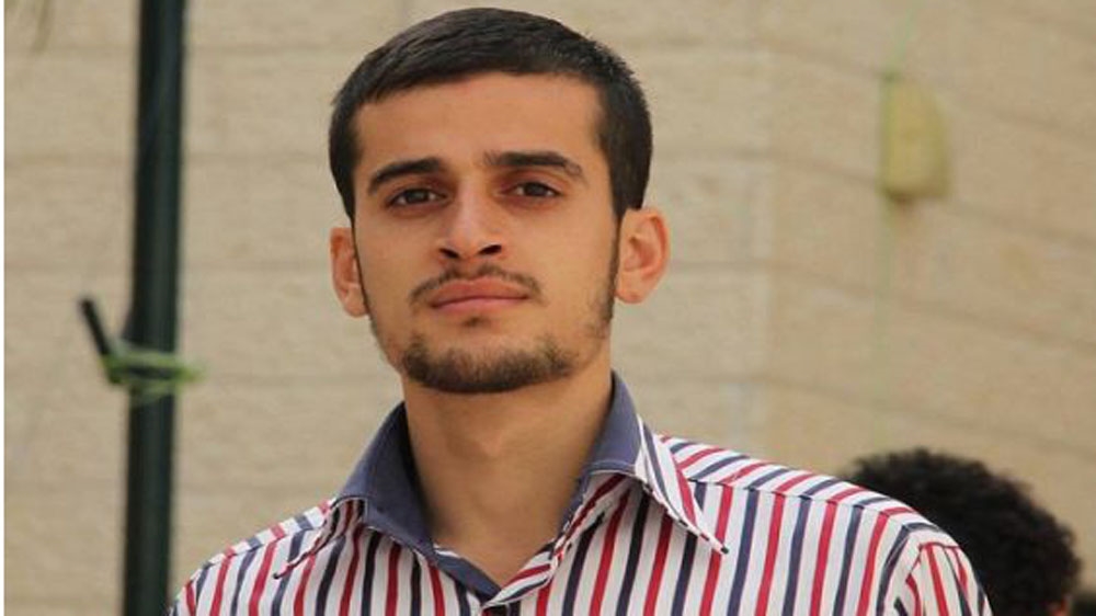 Former Palestinian detainee Awni Mazen al-Shakhshir says he was tortured by PA security forces during his interrogation [Al Jazeera]