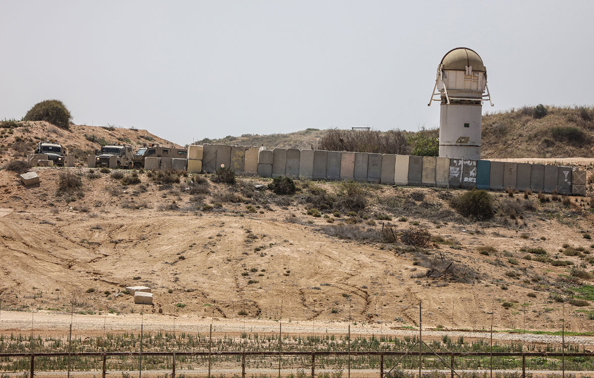 Gaza farmers working on borders with Israel/ Please Do Not Use