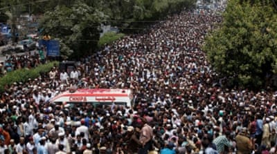 Thousands of people attend the funeral procession of Amjad Sabri in Karachi, Pakistan [Reuters]