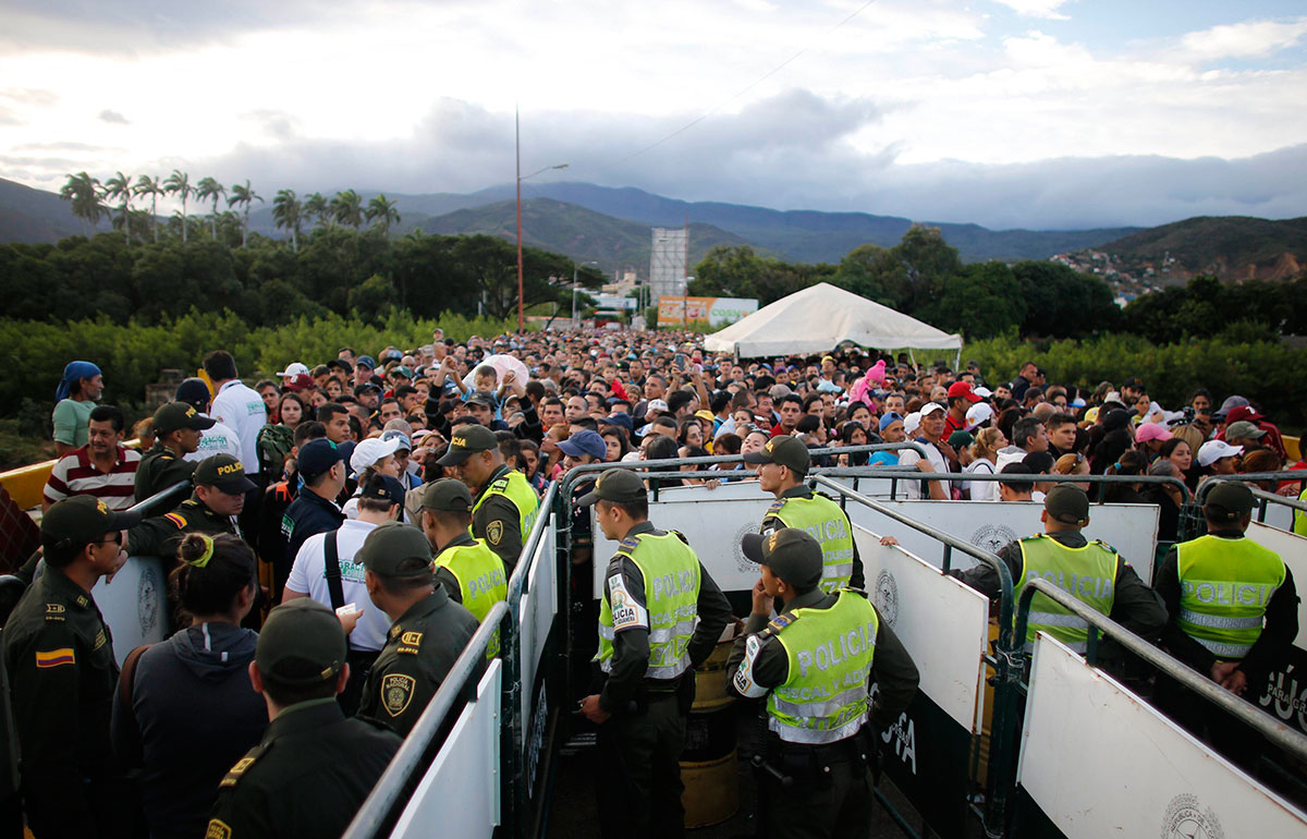 Venezuelans crossed to Colombia to buy supplies