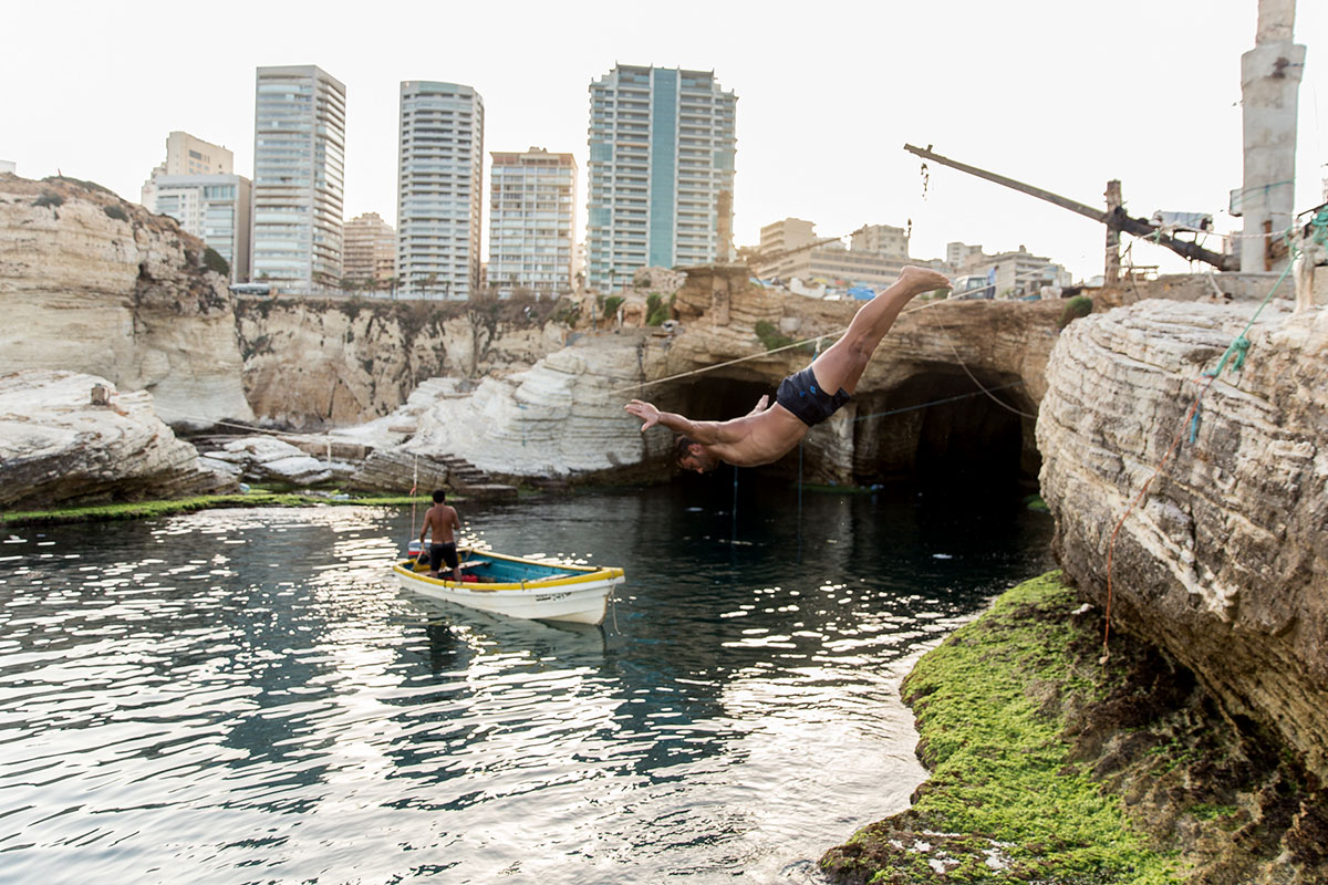 Keeping Al Dalieh, one of Beirut''''''''s last public waterfronts/ Please Do Not Use [Al Jazeera]