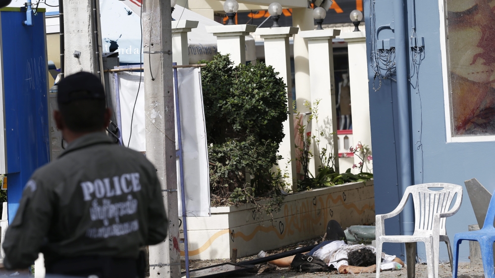 At least two dead and more than 20 injured in a series of bomb attacks in Hua Hin