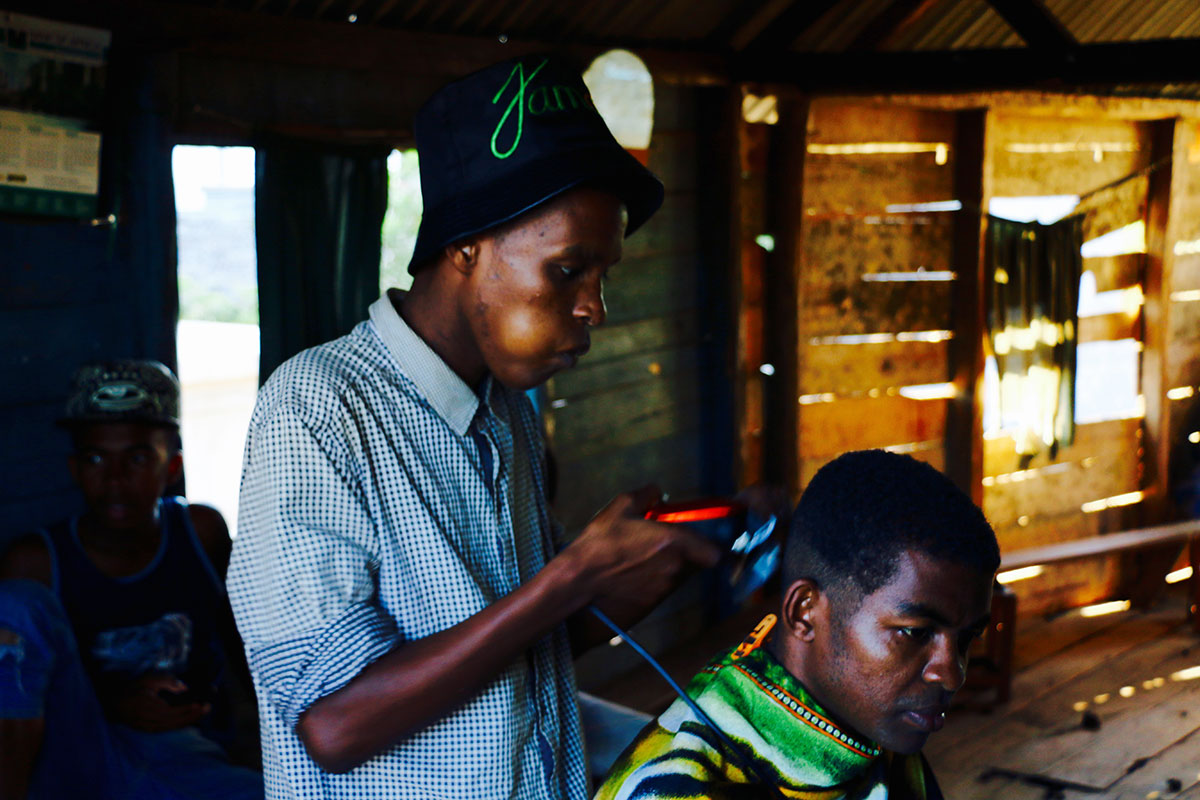 Coiffeurs and Khat/ Please Do Not Use