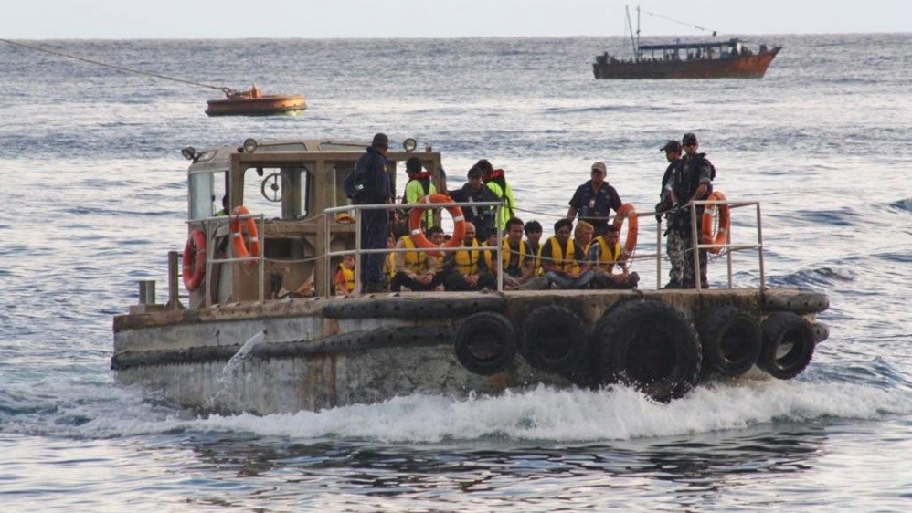 Australian Migration Act to be amended to ban asylum seekers from arriving to Australia by boat