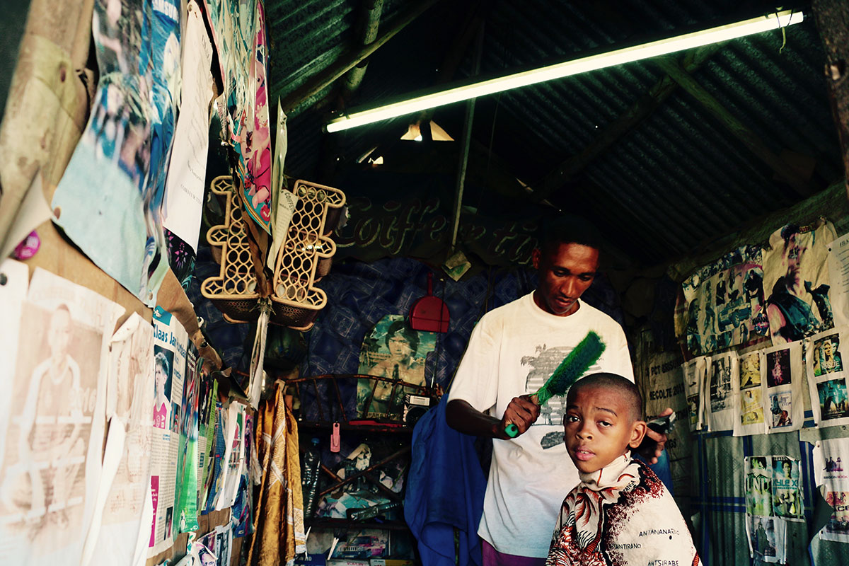 Coiffeurs and Khat/ Please Do Not Use