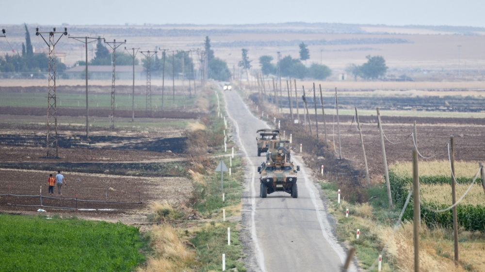 Turkish soldiers at Syria border line near Kilis