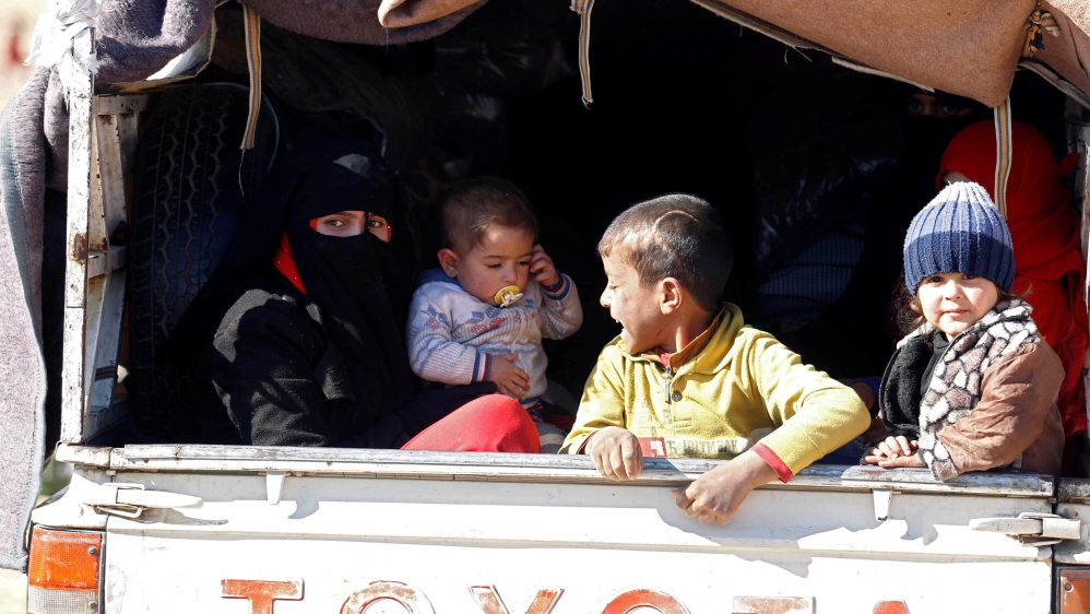 More than 60,000 Iraqis have been displaced by the offensive on ISIL-controlled Mosul [Khalid Al-Mousily/Reuters] 