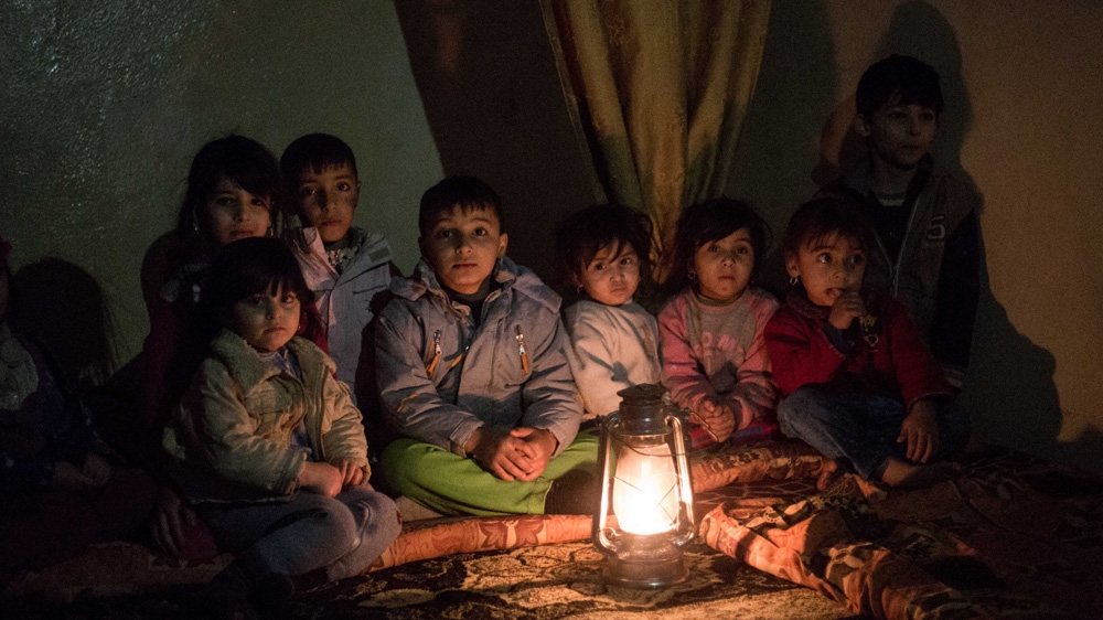 In Mosul's al-Zahra neighbourhood, water was cut some time ago and the only food was left in stores from before the fighting [John Beck/Al Jazeera]