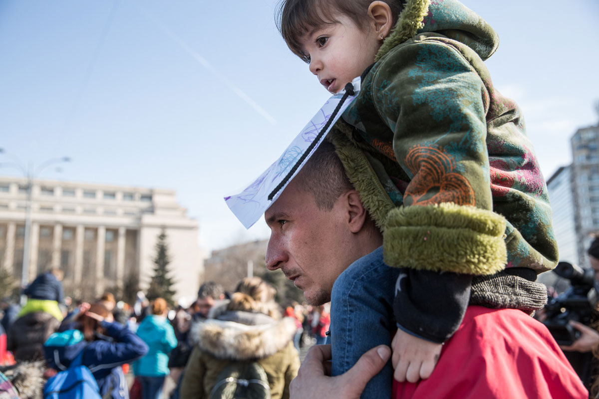Protesters in Romania: this is our life/Please Do Not Use
