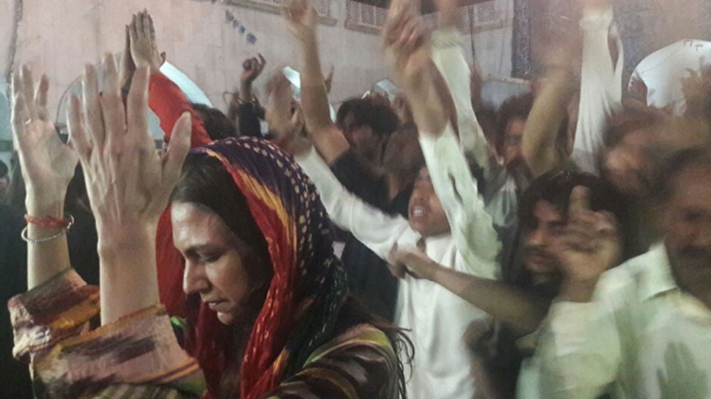 A week after Sehwan attack, devotees gathered to display determination [Raja Soomro/Al Jazeera]