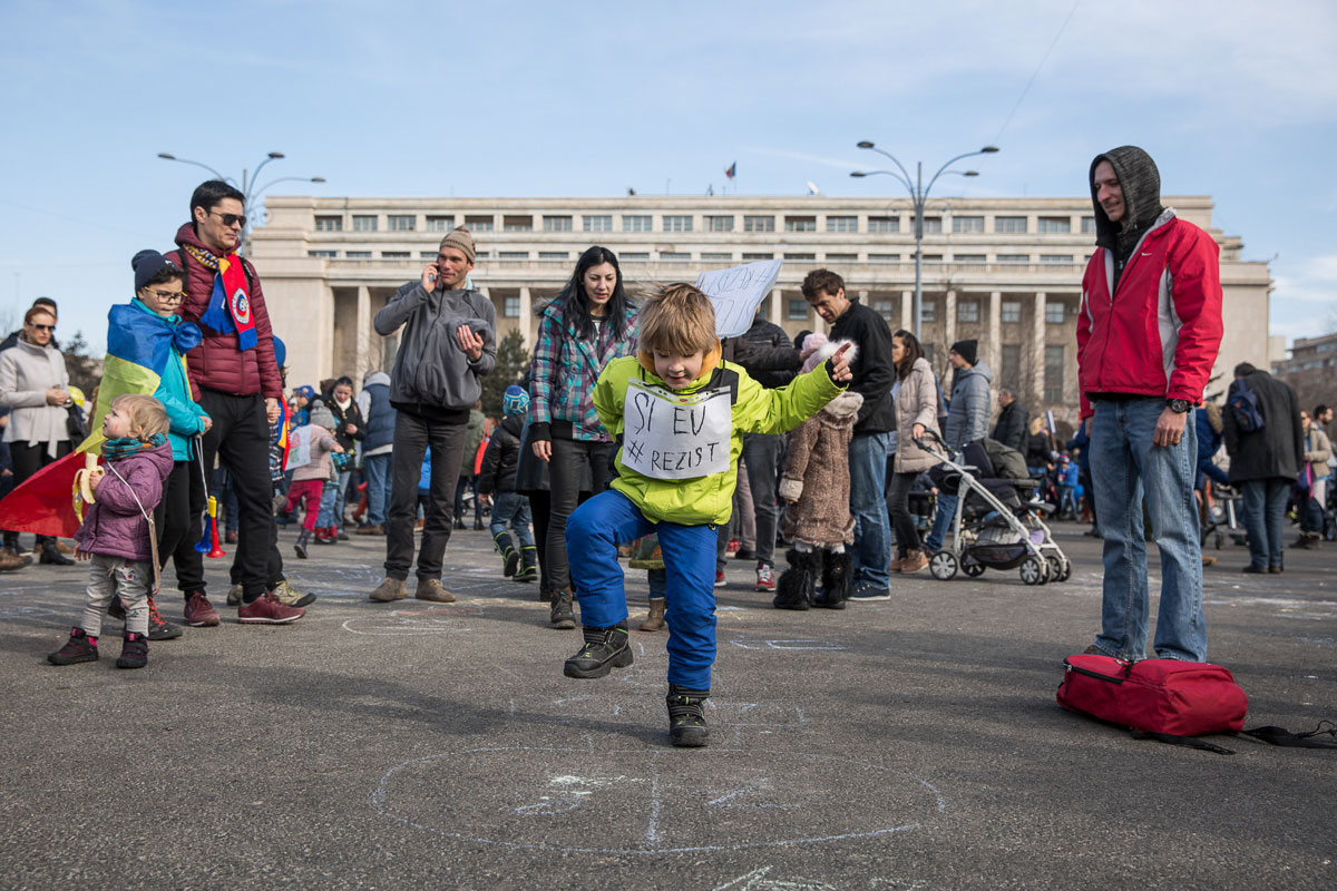 Protesters in Romania: this is our life/Please Do Not Use