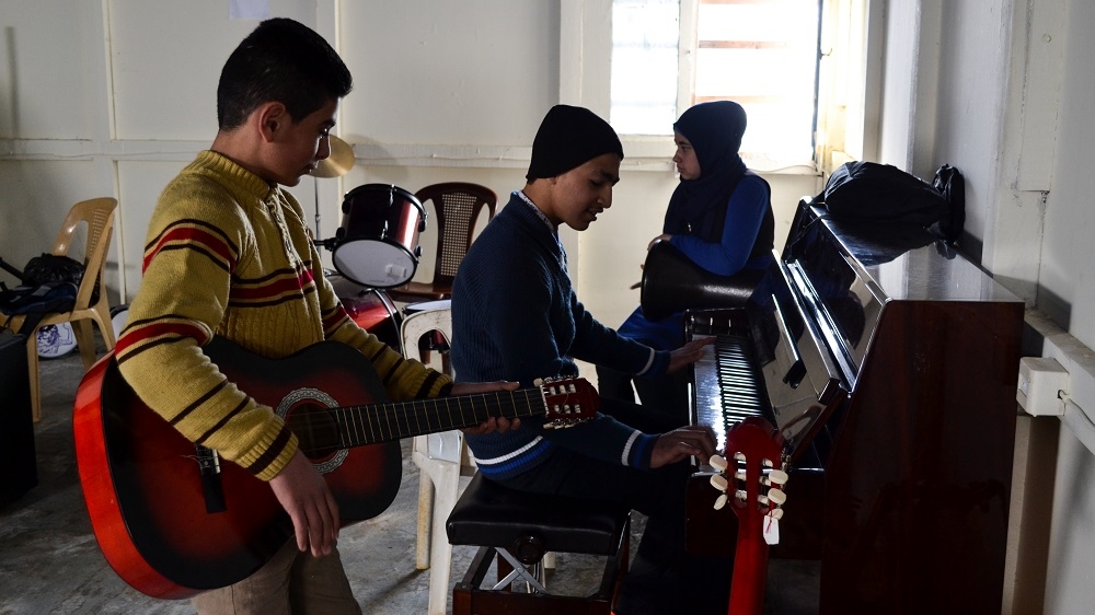  Scottish aid worker Tony Collins founded Mishwar Amal to help Syrian and Palestinian refugees in Lebanon develop their talents [India Stoughton/Al Jazeera]