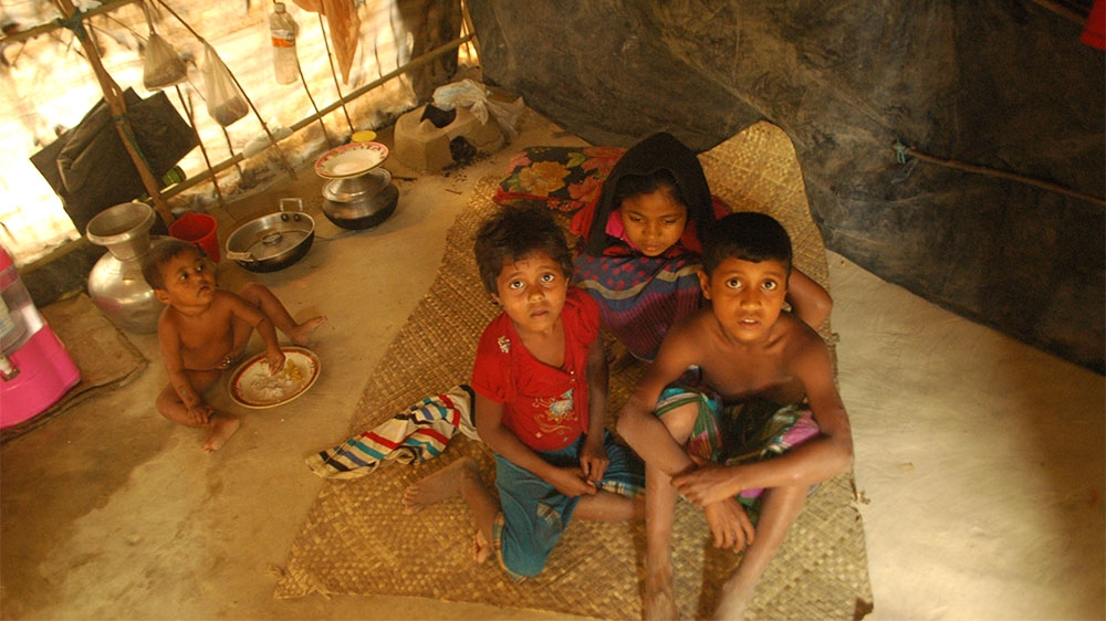 Aid workers say there is a risk of disease breaking out due to unhygienic conditions in the camps [ Naushad Ali Husein /Al Jazeera]