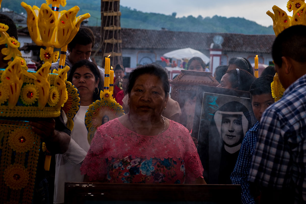 Under the wings of Unesco: Ritual flying in magical Cuetzalan/ Please Do Not Use