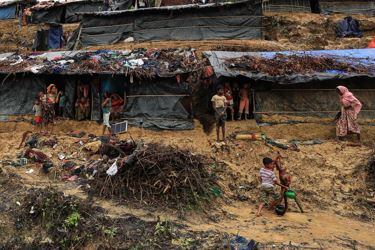 Rohingya Shelters [Showkat Shafi/Al Jazeera]