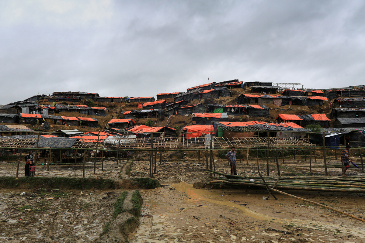 Rohingya Shelters [Showkat Shafi/Al Jazeera]