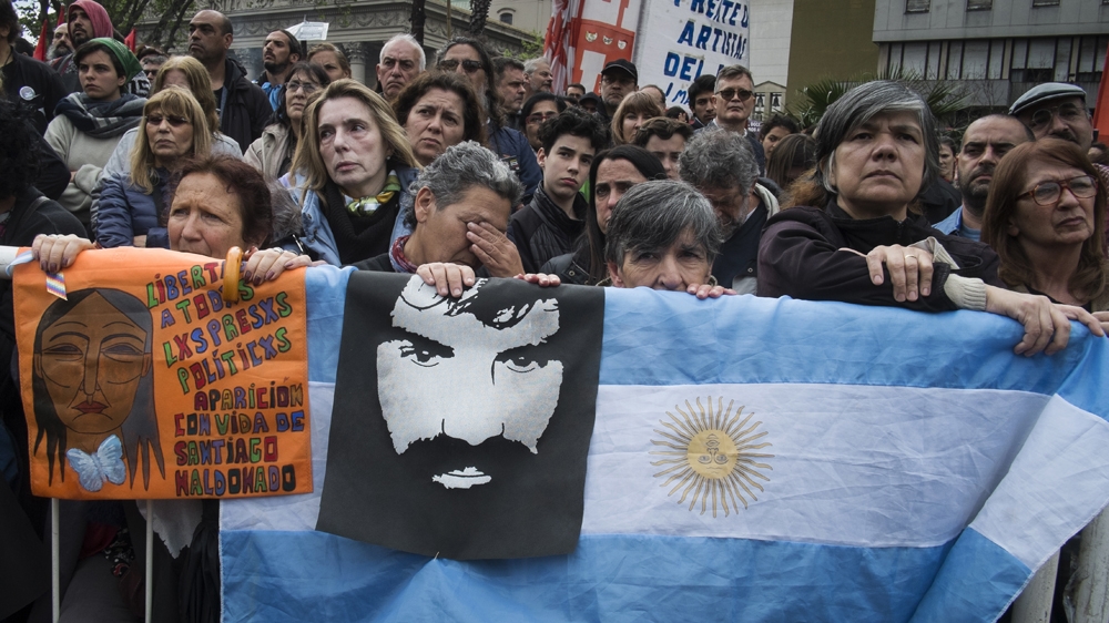 Protesting Santiago Maldonado''s disappearance