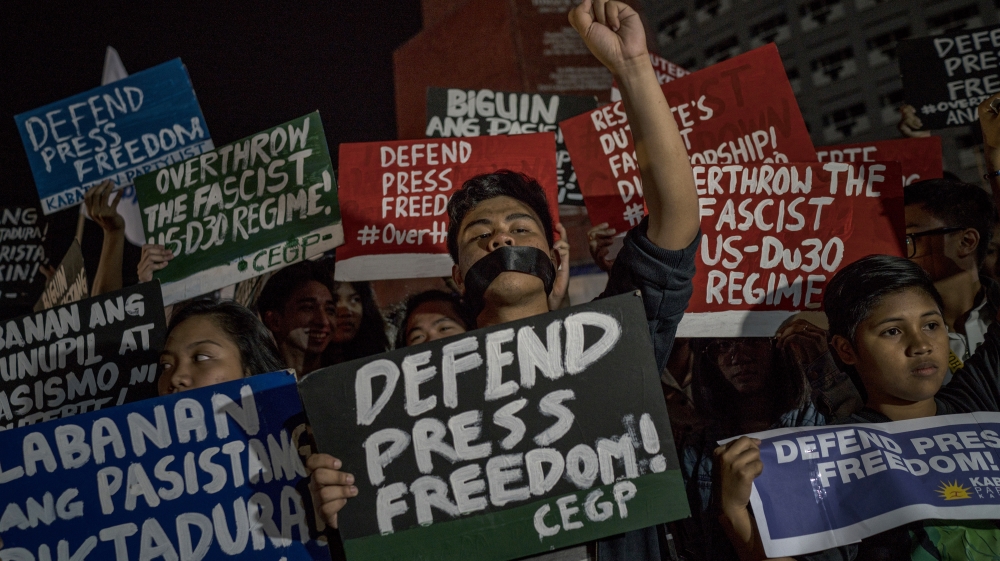 Filipinos Protest Against Orders For News Site Rappler To Close