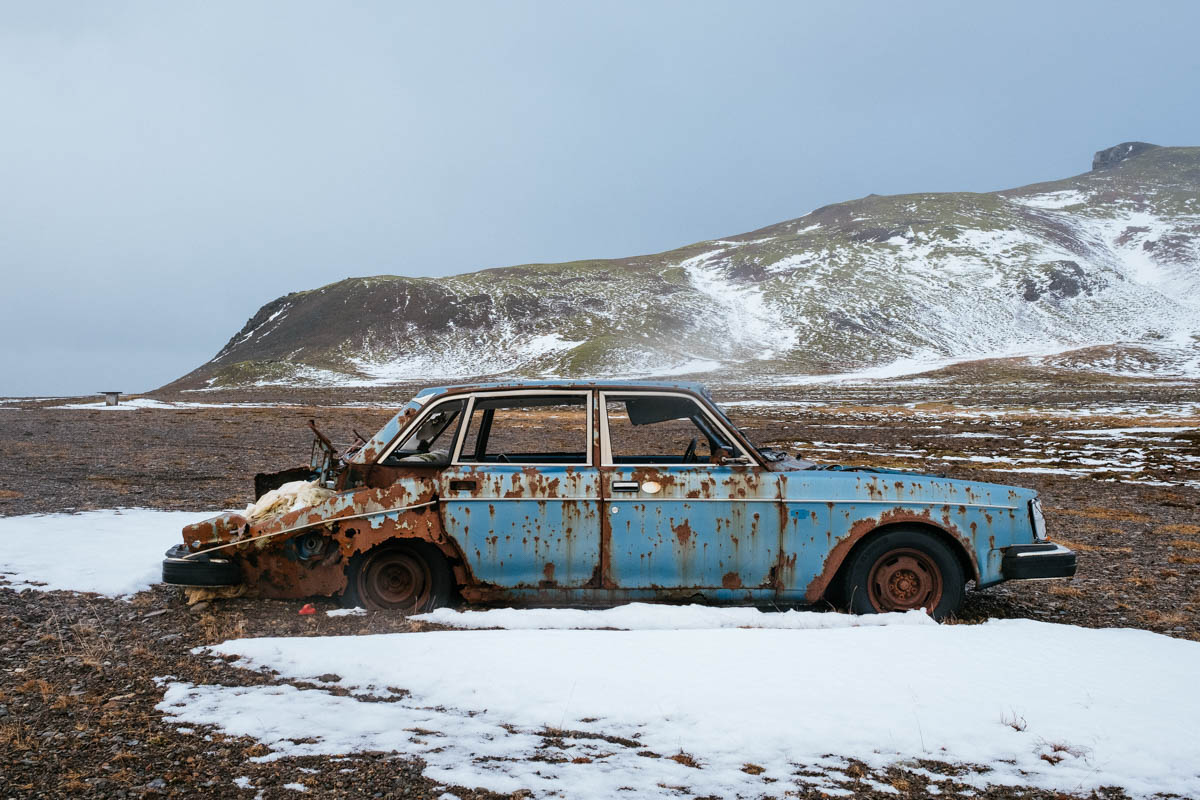 Faced with all the transformations due to human activities, there remains only little virgin territory on the island. The tourists who come to Iceland for the grandiose landscapes sometimes fall in fu