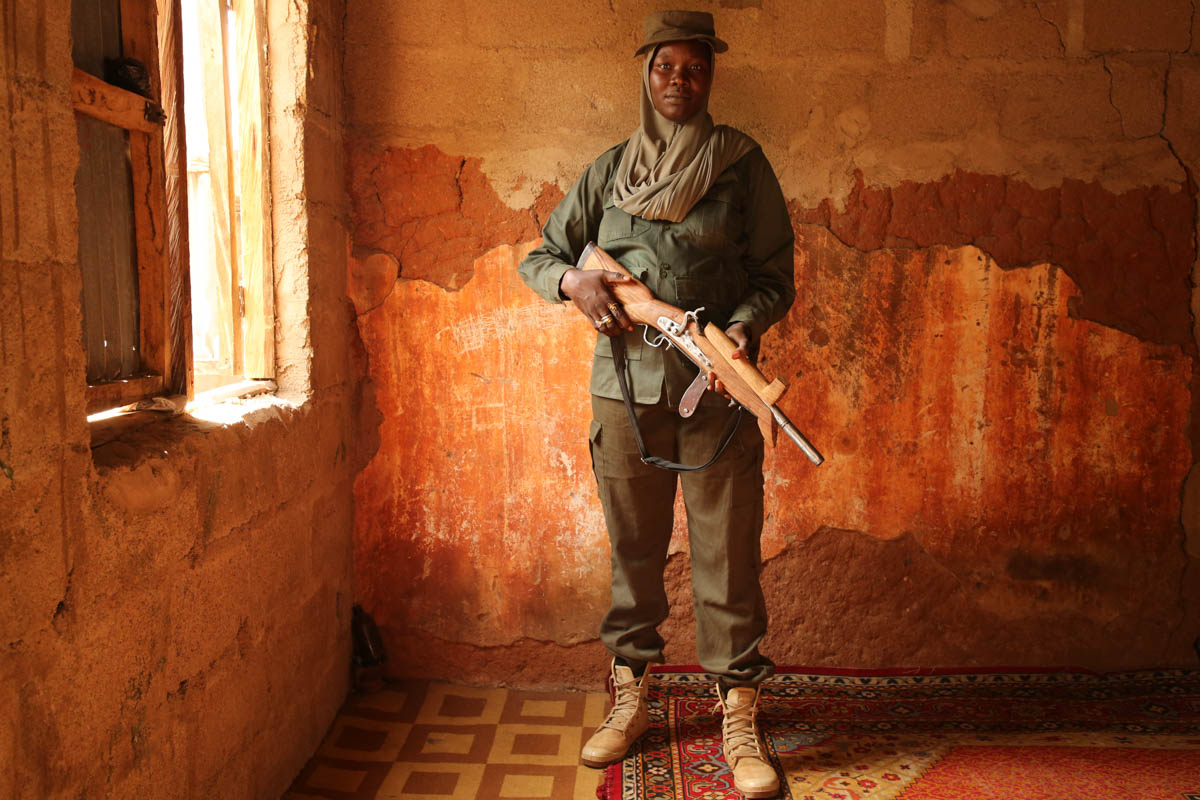 Hunters mainly use locally-made weapons in their fight against Boko Haram. Copyright: Rosie Collyer.